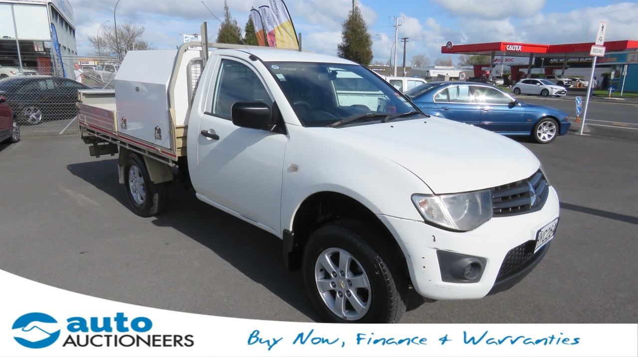 2015 Mitsubishi Triton