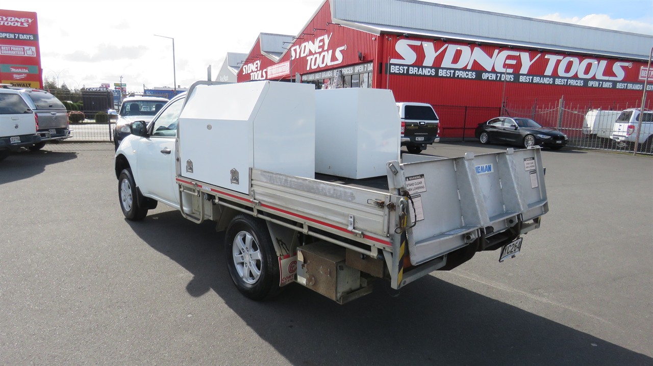 2015 Mitsubishi Triton