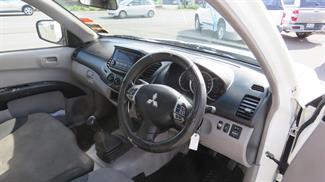 2015 Mitsubishi Triton - Thumbnail