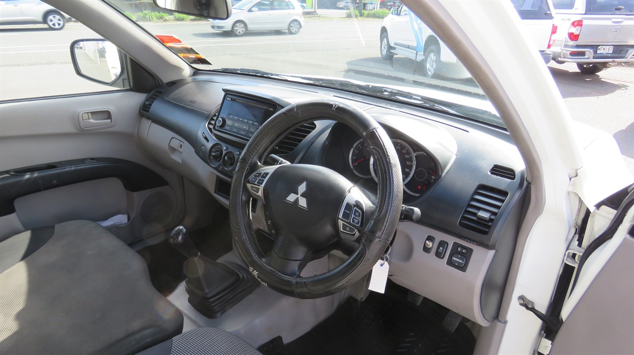 2015 Mitsubishi Triton