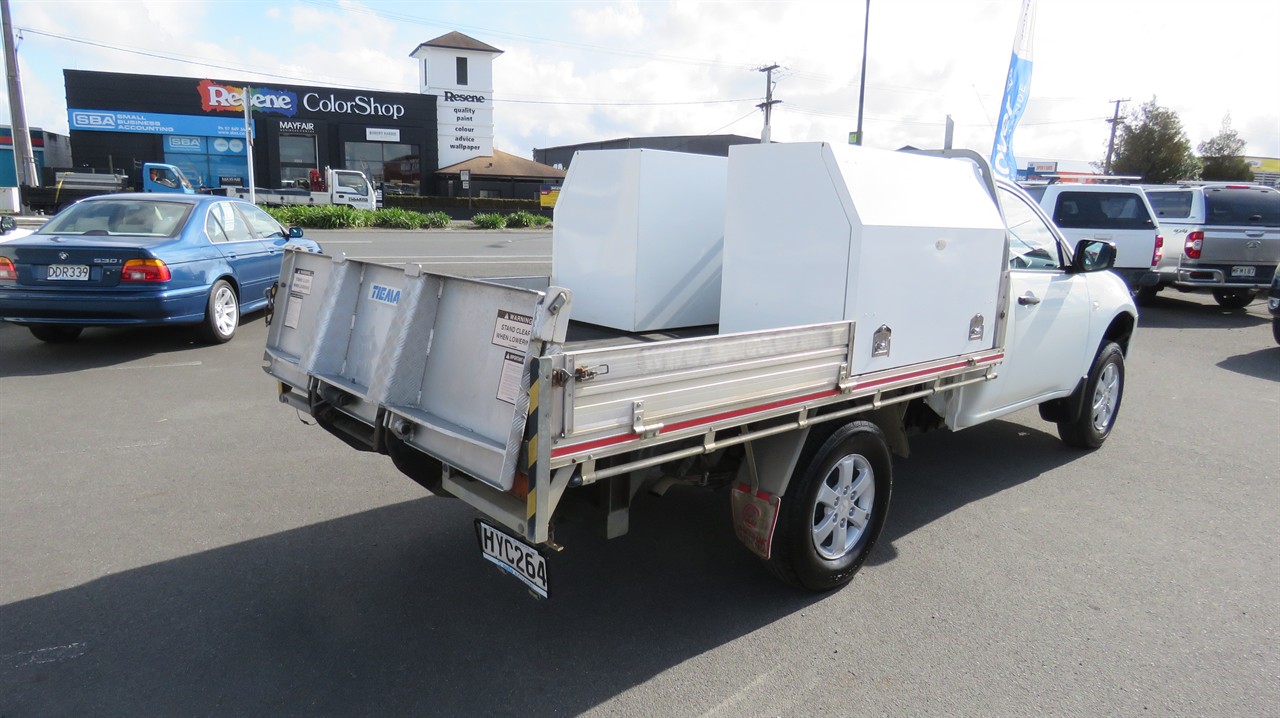 2015 Mitsubishi Triton