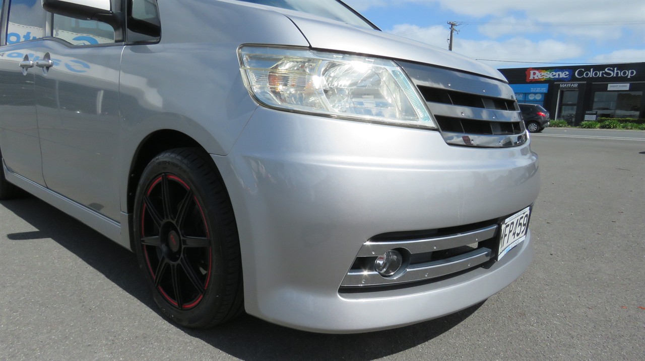 2006 Nissan Serena