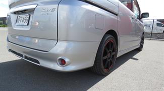 2006 Nissan Serena - Thumbnail