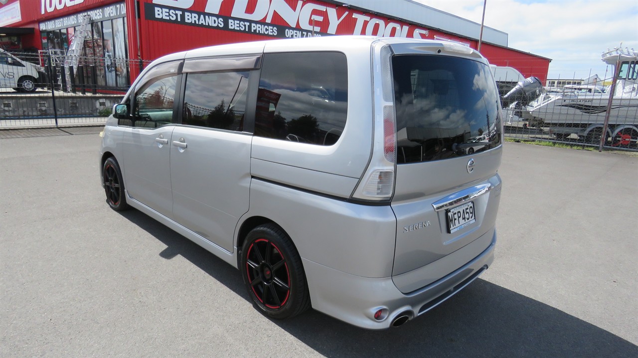 2006 Nissan Serena