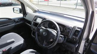 2006 Nissan Serena - Thumbnail