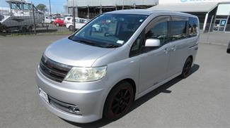 2006 Nissan Serena - Thumbnail