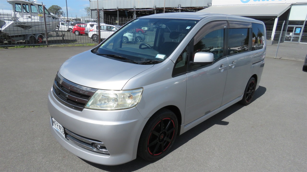 2006 Nissan Serena