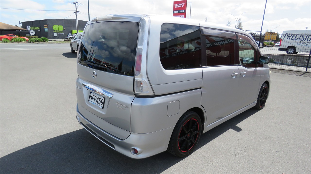 2006 Nissan Serena