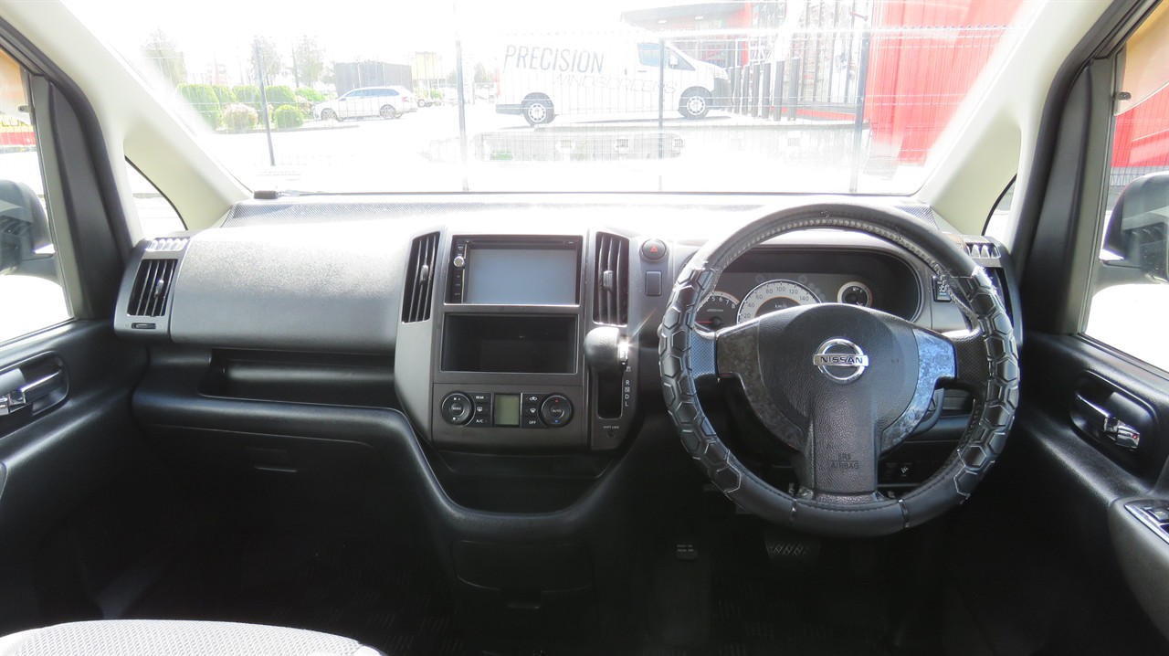2006 Nissan Serena