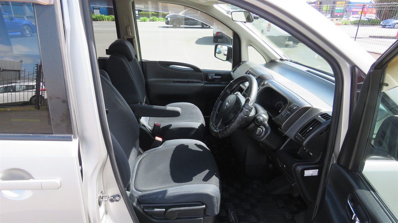 2006 Nissan Serena