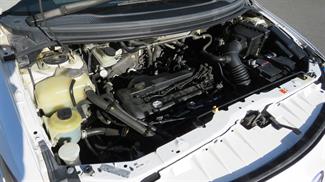 2005 Mazda MPV - Thumbnail