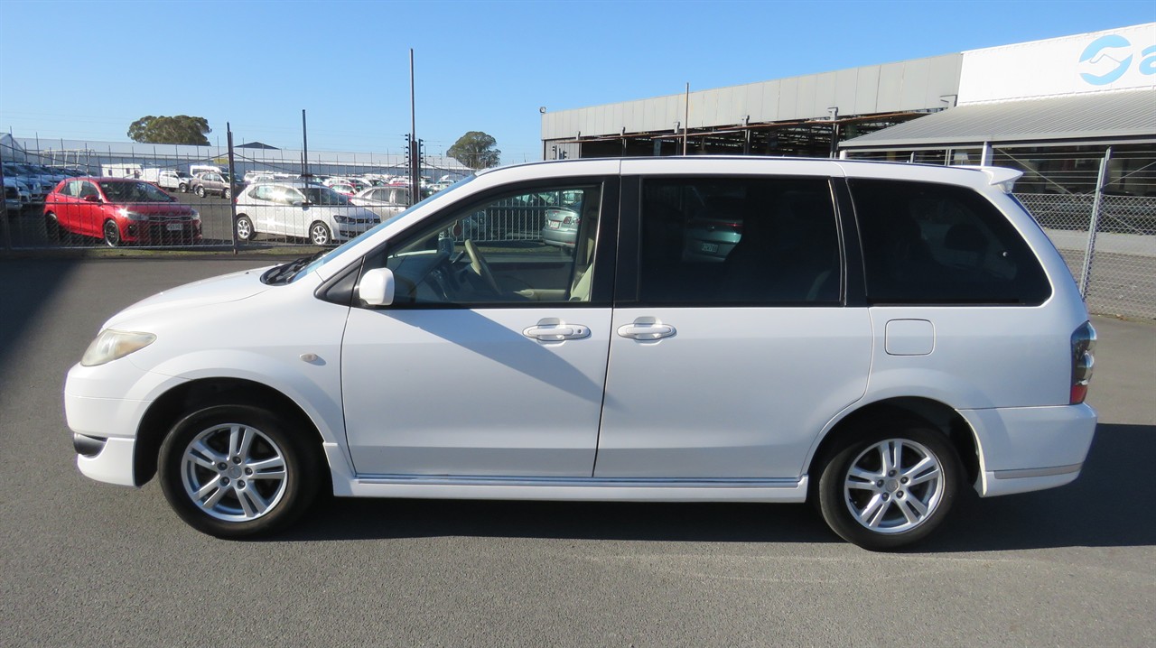 2005 Mazda MPV
