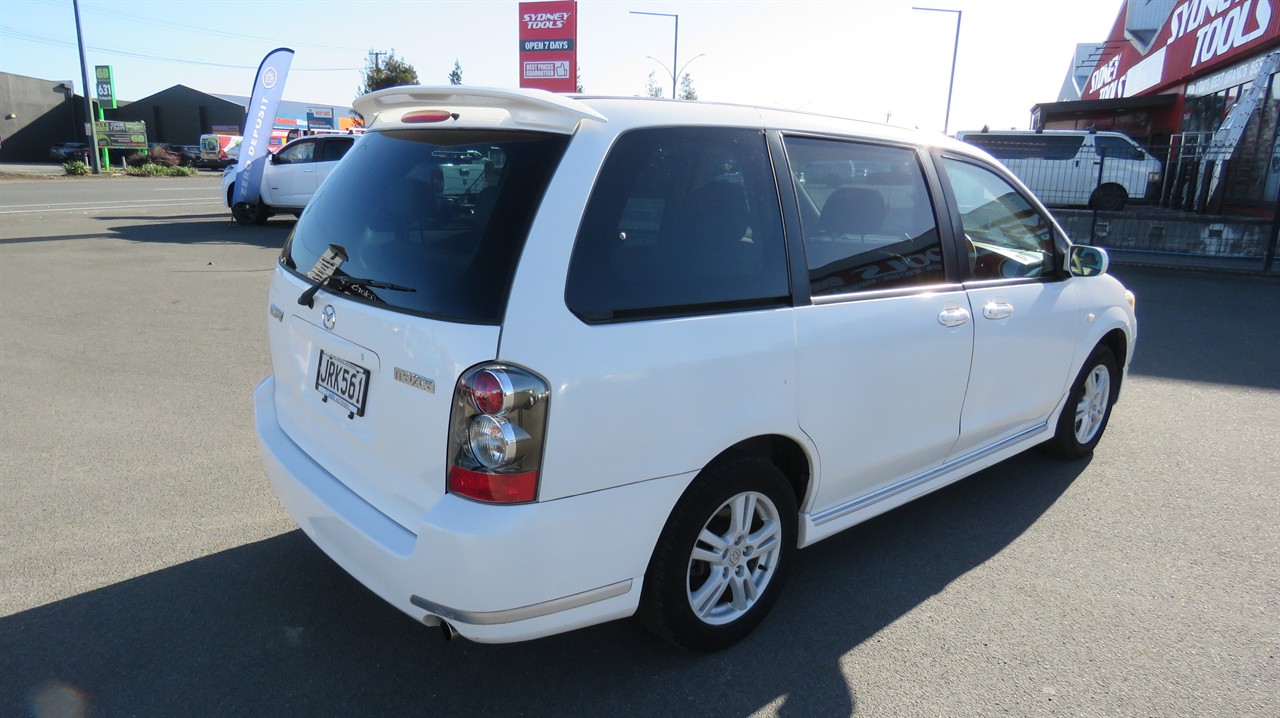 2005 Mazda MPV