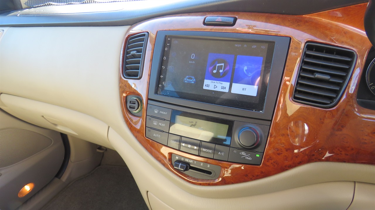 2005 Mazda MPV