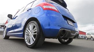 2016 Suzuki Swift - Thumbnail