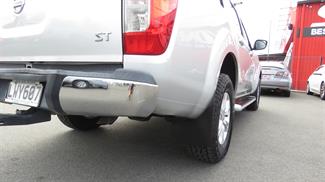 2019 Nissan Navara - Thumbnail