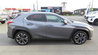 2021 Lexus Ux250h - Thumbnail