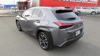 2021 Lexus Ux250h - Thumbnail