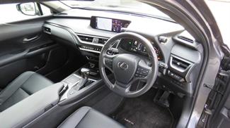 2021 Lexus Ux250h - Thumbnail