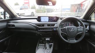 2021 Lexus Ux250h - Thumbnail