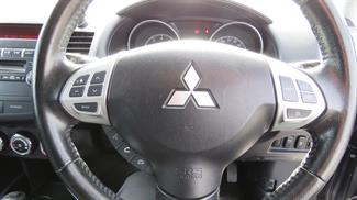 2012 Mitsubishi Outlander - Thumbnail