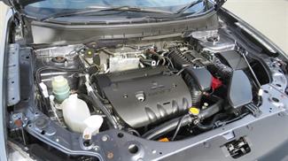 2012 Mitsubishi Outlander - Thumbnail