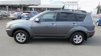 2012 Mitsubishi Outlander - Thumbnail