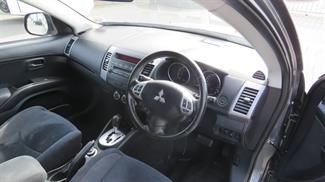 2012 Mitsubishi Outlander - Thumbnail