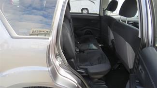 2012 Mitsubishi Outlander - Thumbnail