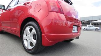 2005 Suzuki Swift - Thumbnail