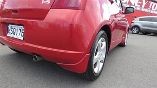 2005 Suzuki Swift - Thumbnail