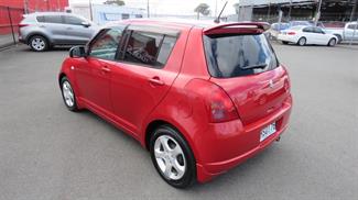 2005 Suzuki Swift - Thumbnail