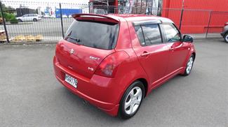2005 Suzuki Swift - Thumbnail