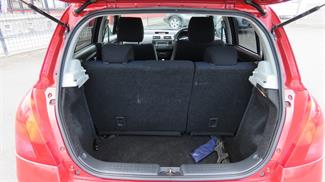 2005 Suzuki Swift - Thumbnail