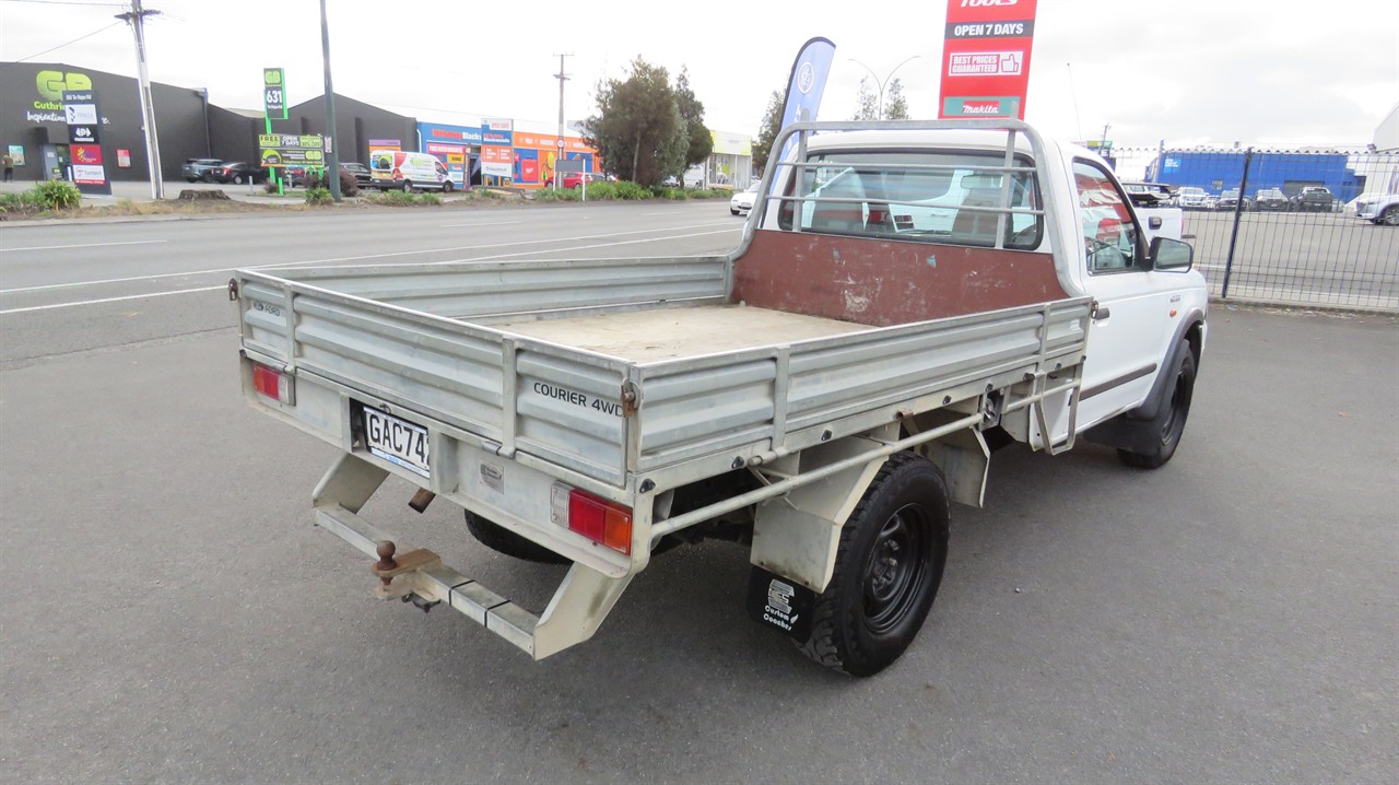 2005 Ford Courier