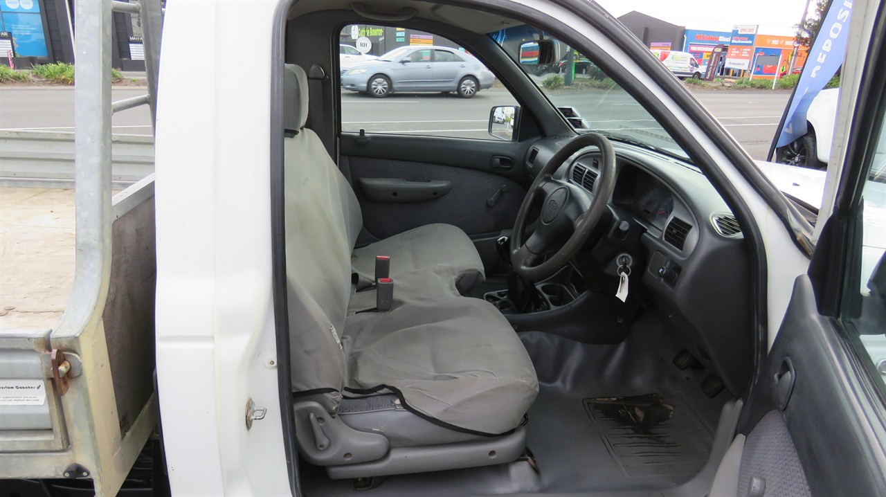 2005 Ford Courier