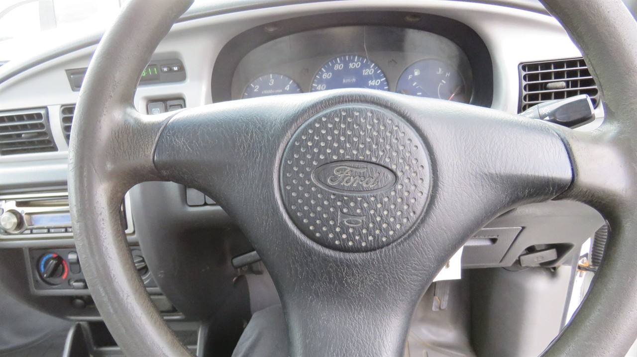 2005 Ford Courier