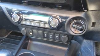 2020 Toyota Hilux - Thumbnail