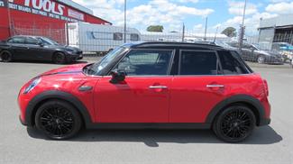 2024 Mini Hatch - Thumbnail