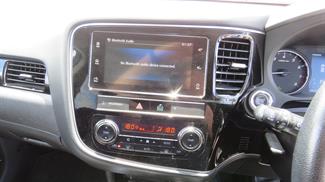 2018 Mitsubishi Outlander - Thumbnail