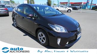 2014 Toyota Prius - Thumbnail