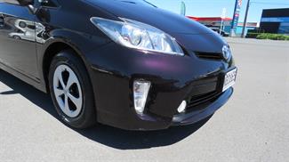 2014 Toyota Prius - Thumbnail