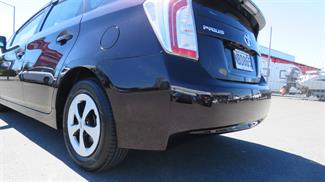 2014 Toyota Prius - Thumbnail