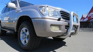 1998 Toyota Landcruiser - Thumbnail