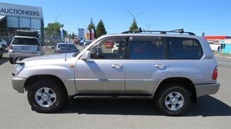 1998 Toyota Landcruiser - Thumbnail