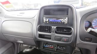 2003 Nissan Navara - Thumbnail