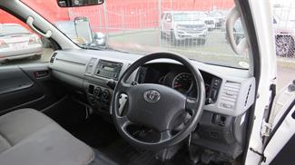 2012 Toyota Hiace - Thumbnail