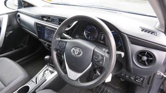 2018 Toyota Corolla - Thumbnail