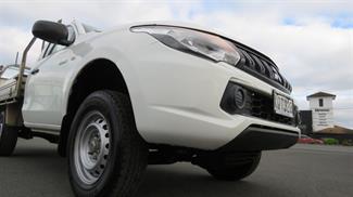 2017 Mitsubishi Triton - Thumbnail