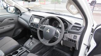 2017 Mitsubishi Triton - Thumbnail